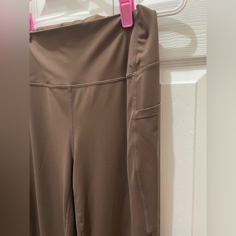 🦋Ladies brown flared leggings w side pocket stretchy new